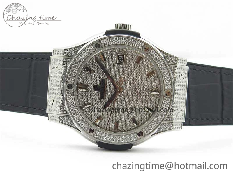 Classic Fusion Automatic  SS Diamonds Case WWF Best Edition Diamonds Paved Dial on Black Gummy Strap HB1112