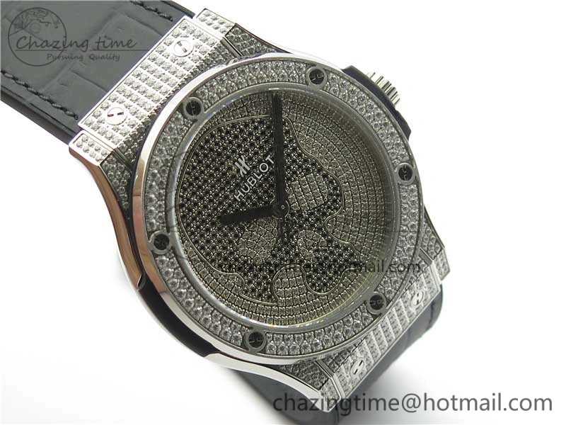 Classic Fusion Automatic SS WWF Best Edition Diamonds Case Diamonds Skull Dial on Black Leather Strap HB1112