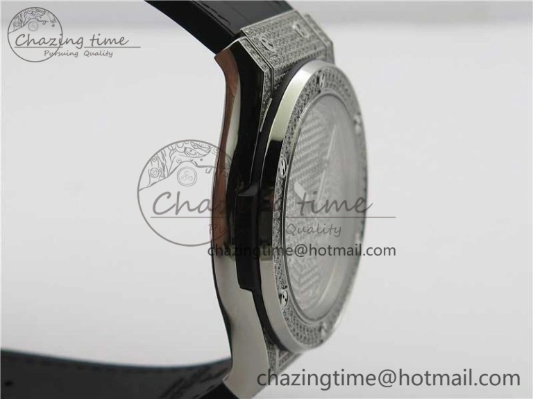 Classic Fusion Automatic SS WWF Best Edition Diamonds Case Diamonds Skull Dial on Black Leather Strap HB1112