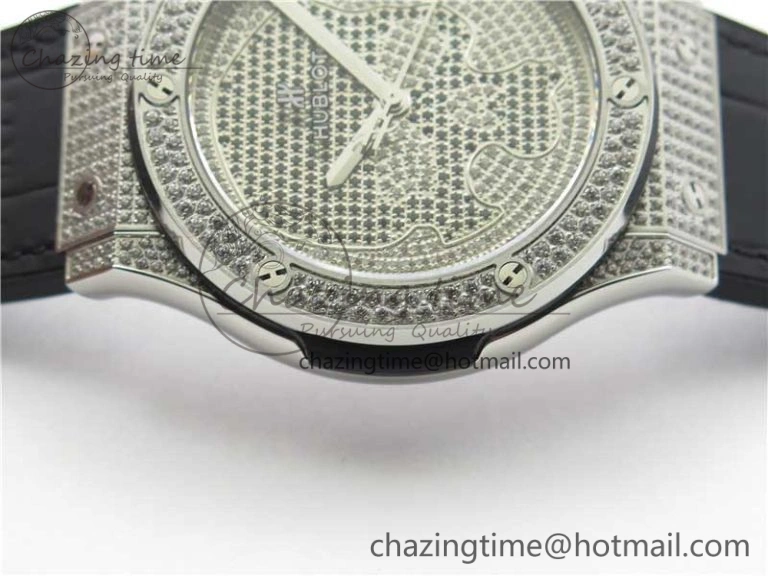 Classic Fusion Automatic SS WWF Best Edition Diamonds Case Diamonds Skull Dial on Black Leather Strap HB1112