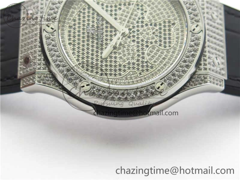 Classic Fusion Automatic SS WWF Best Edition Diamonds Case Diamonds Skull Dial on Black Leather Strap HB1112