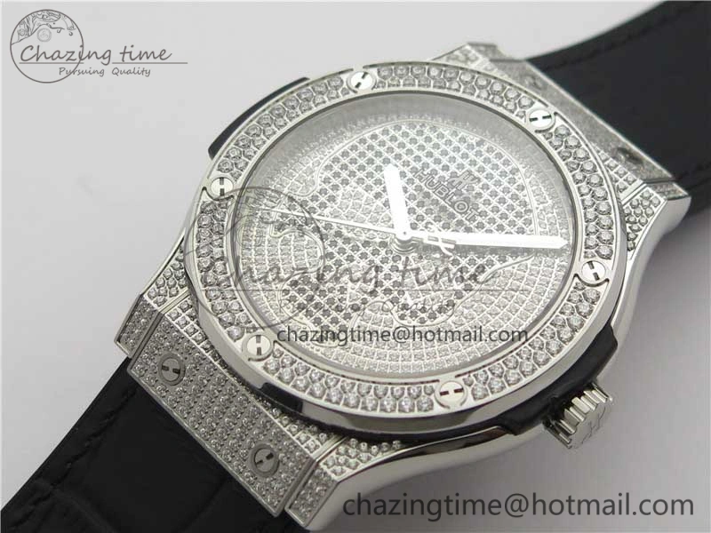 Classic Fusion Automatic SS WWF Best Edition Diamonds Case Diamonds Skull Dial on Black Leather Strap HB1112