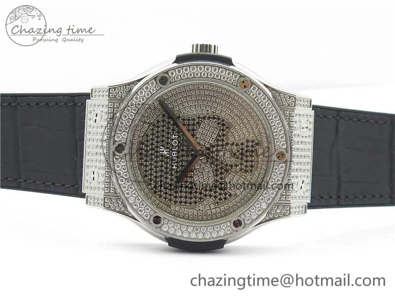Classic Fusion Automatic SS WWF Best Edition Diamonds Case Diamonds Skull Dial on Black Leather Strap HB1112