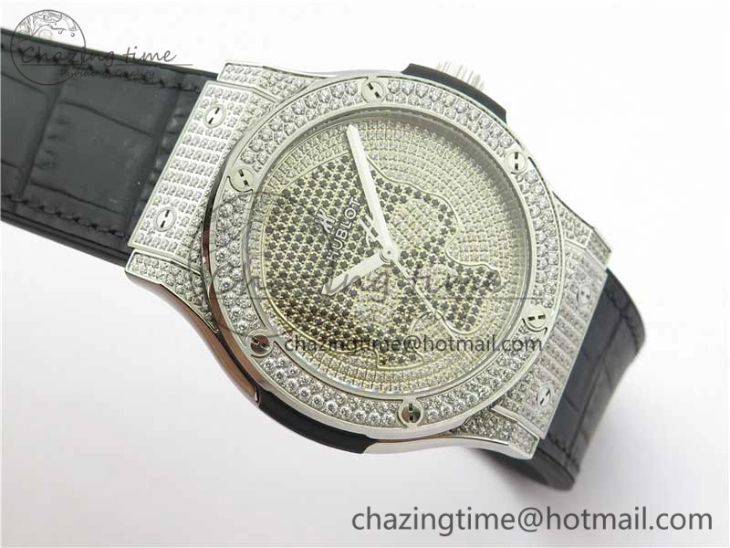 Classic Fusion Automatic SS WWF Best Edition Diamonds Case Diamonds Skull Dial on Black Leather Strap HB1112