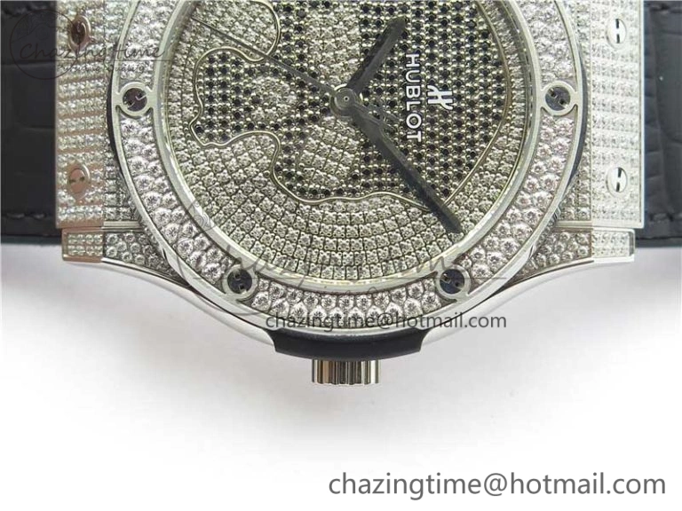 Classic Fusion Automatic SS WWF Best Edition Diamonds Case Diamonds Skull Dial on Black Leather Strap HB1112