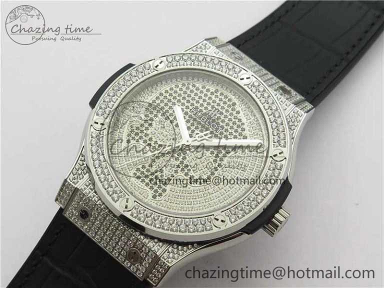 Classic Fusion Automatic SS WWF Best Edition Diamonds Case Diamonds Skull Dial on Black Leather Strap HB1112