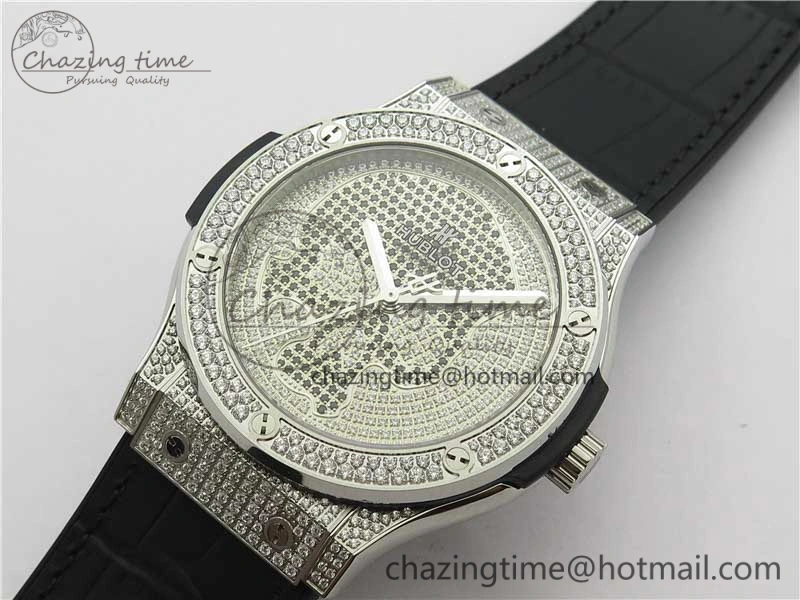 Classic Fusion Automatic SS WWF Best Edition Diamonds Case Diamonds Skull Dial on Black Leather Strap HB1112