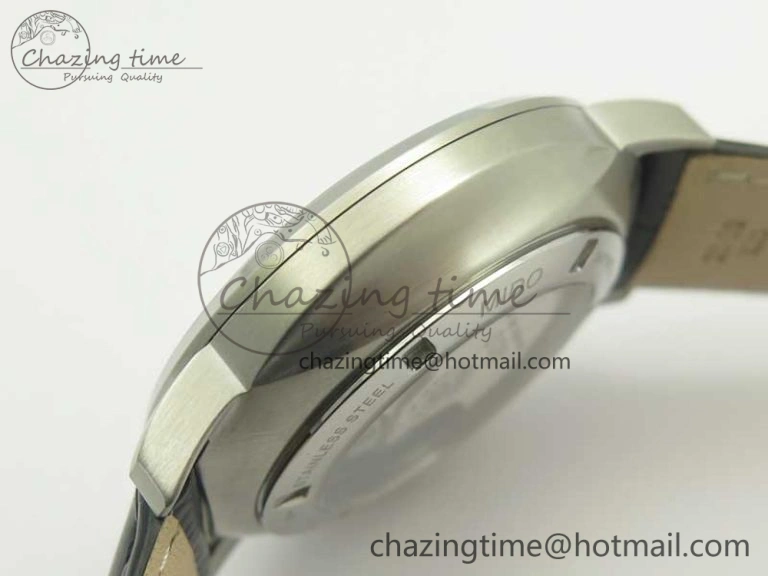 Commander Big Date SS OXF Gray Dial on Black Leather Strap A2824