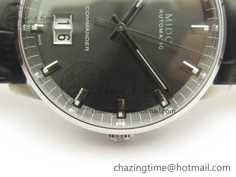 Commander Big Date SS OXF Gray Dial on Black Leather Strap A2824