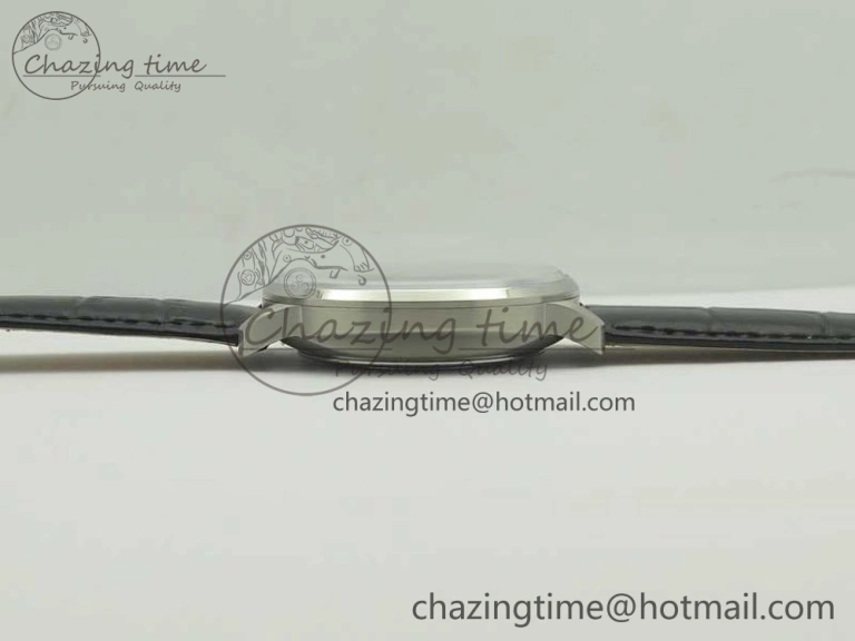 Commander Big Date SS OXF Gray Dial on Black Leather Strap A2824