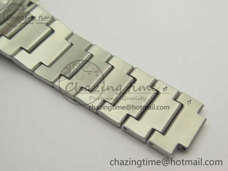 Commander Big Date SS OXF Gray Dial on SS Bracelet A2824