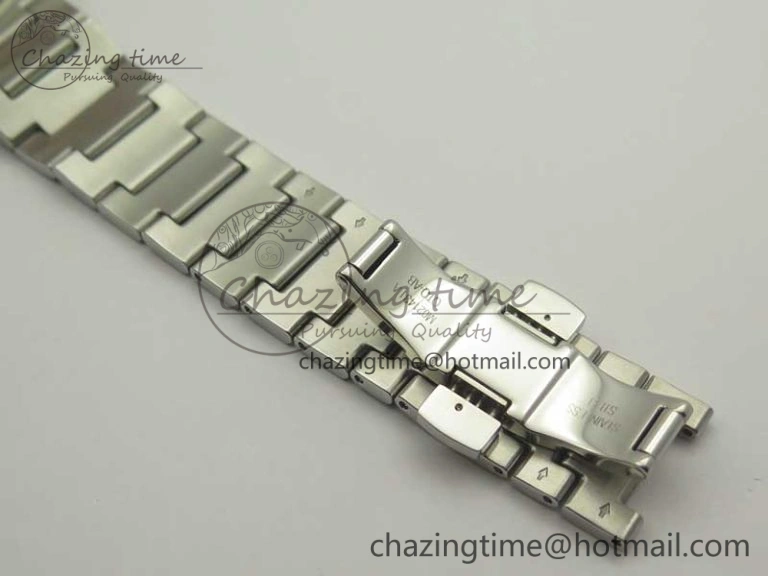 Commander Big Date SS OXF Gray Dial on SS Bracelet A2824
