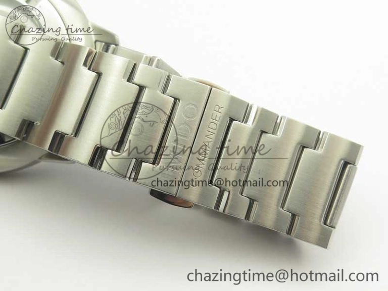 Commander Big Date SS OXF Gray Dial on SS Bracelet A2824