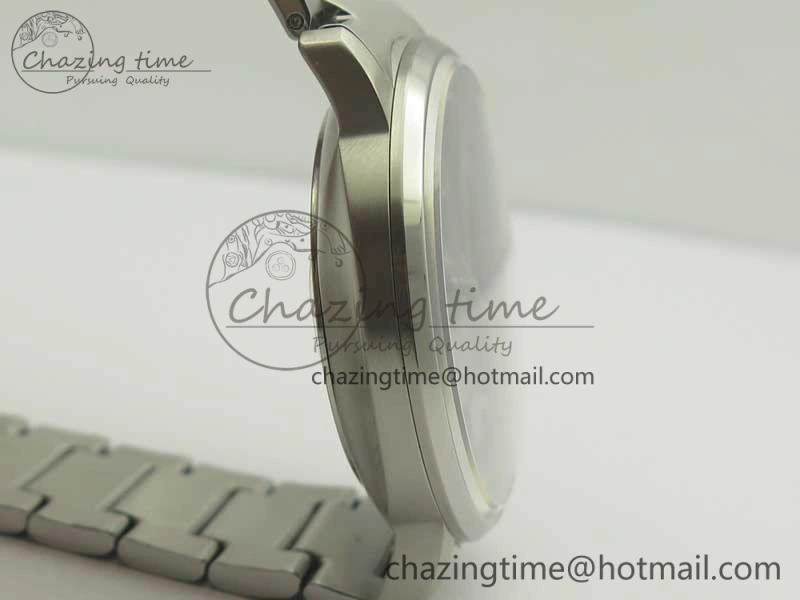 Commander Big Date SS OXF Gray Dial on SS Bracelet A2824