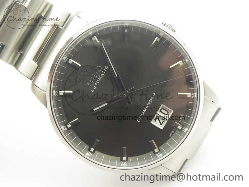 Commander Big Date SS OXF Gray Dial on SS Bracelet A2824