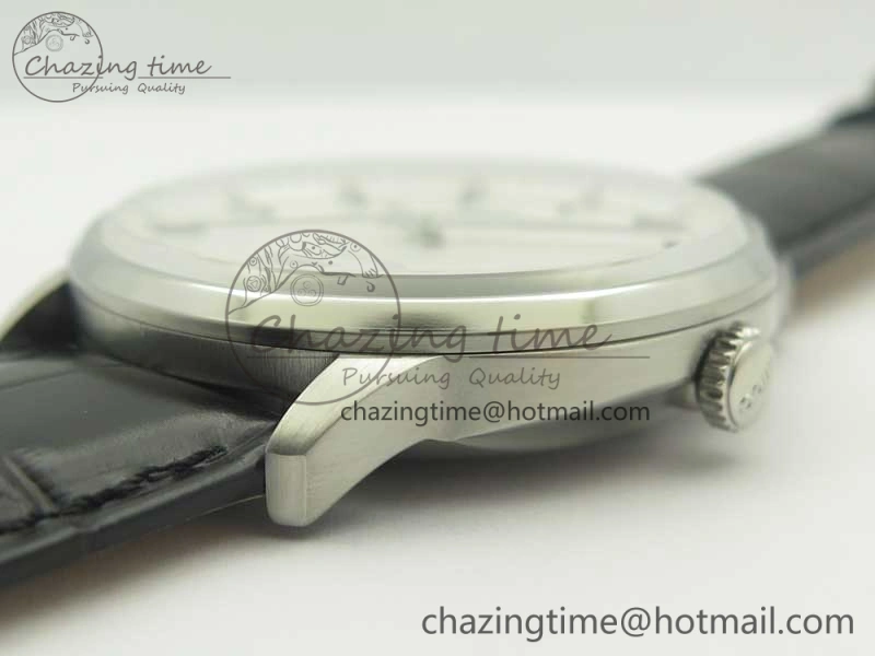 Commander Big Date SS OXF White Dial on Black Leather Strap A2824