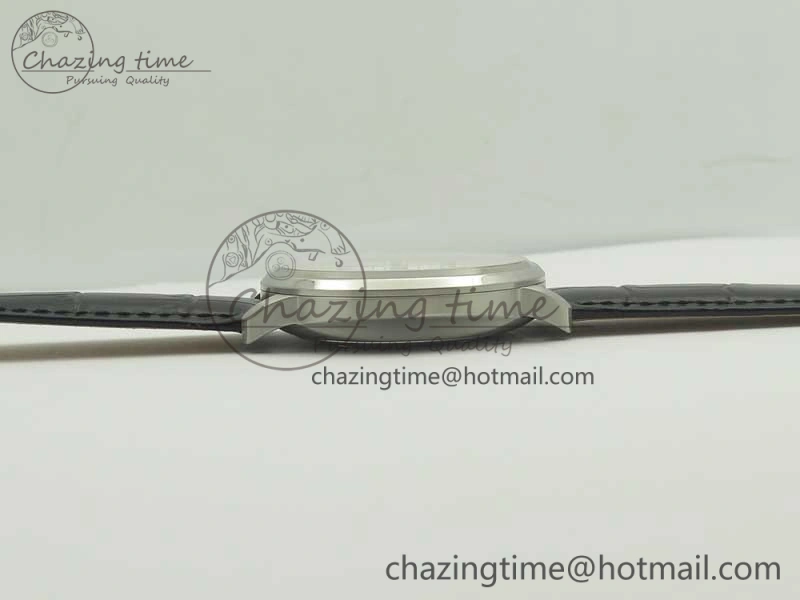 Commander Big Date SS OXF White Dial on Black Leather Strap A2824