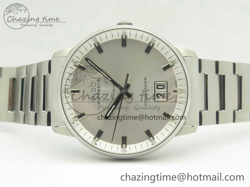 Commander Big Date SS OXF White Dial on SS Bracelet A2824