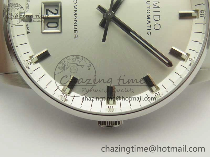 Commander Big Date SS OXF White Dial on SS Bracelet A2824