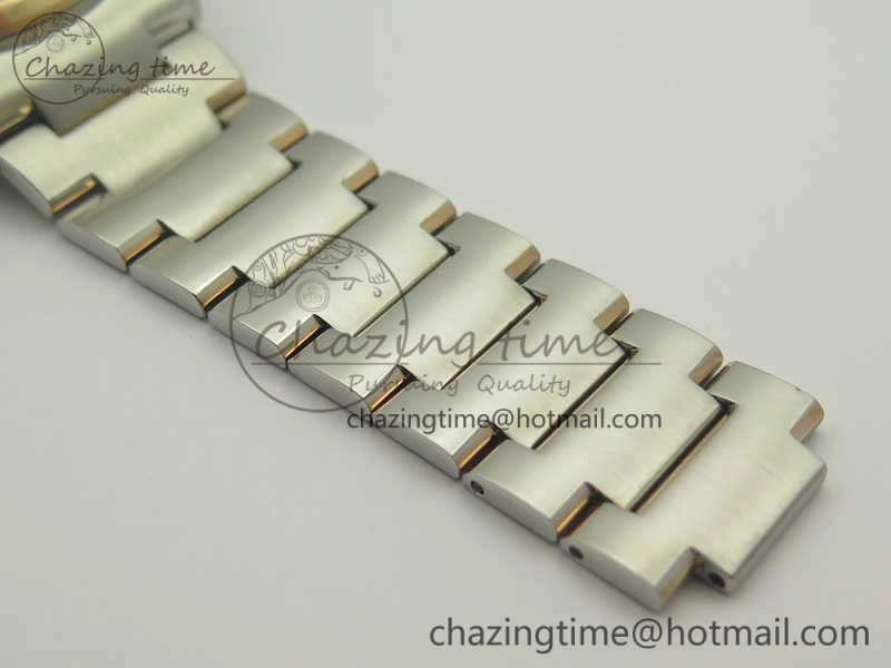 Commander Big Date SS RG OXF White Dial on SS RG Bracelet A2824