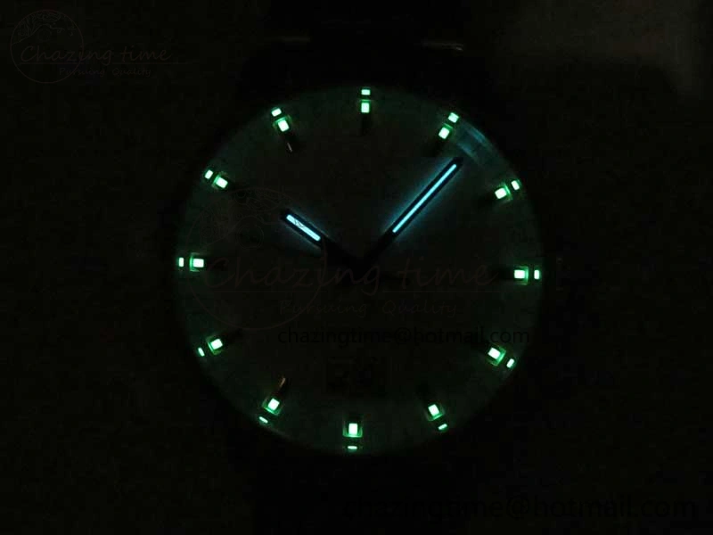 Commander Big Date SS RG OXF White Dial on SS RG Bracelet A2824