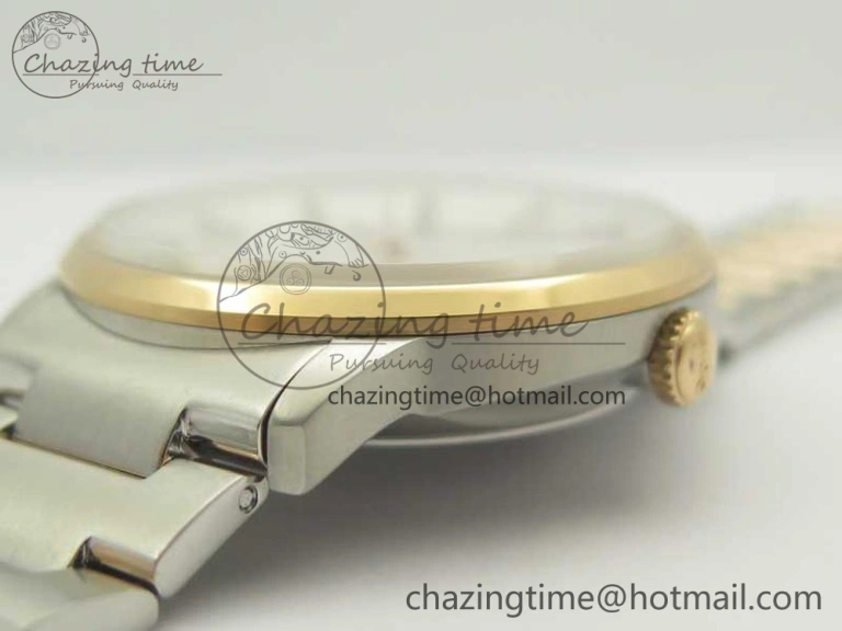 Commander Big Date SS RG OXF White Dial on SS RG Bracelet A2824