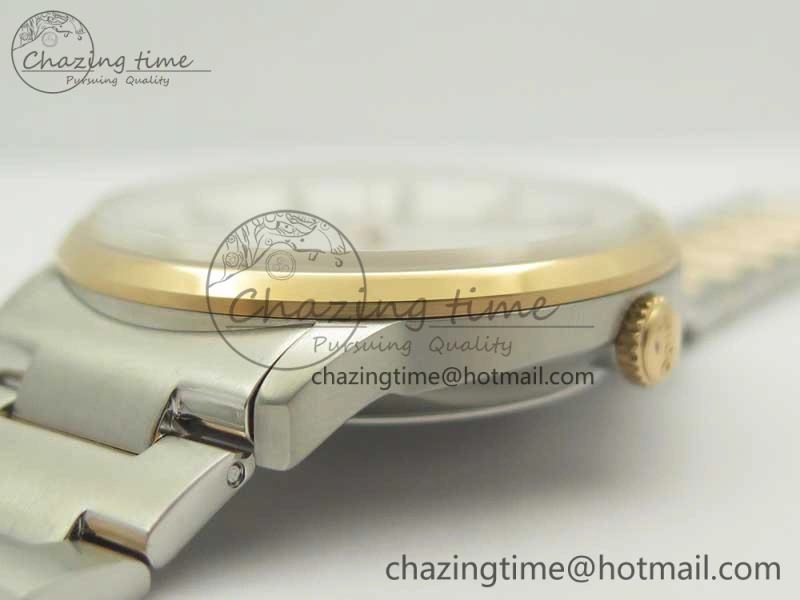 Commander Big Date SS RG OXF White Dial on SS RG Bracelet A2824
