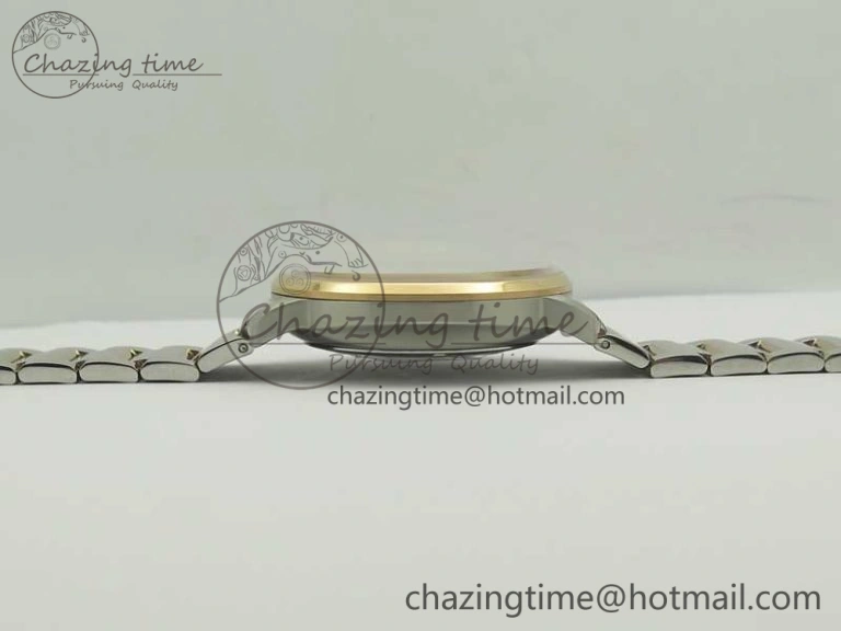Commander Big Date SS RG OXF White Dial on SS RG Bracelet A2824