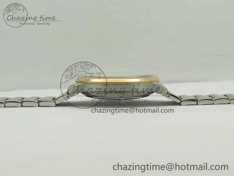 Commander Big Date SS RG OXF White Dial on SS RG Bracelet A2824