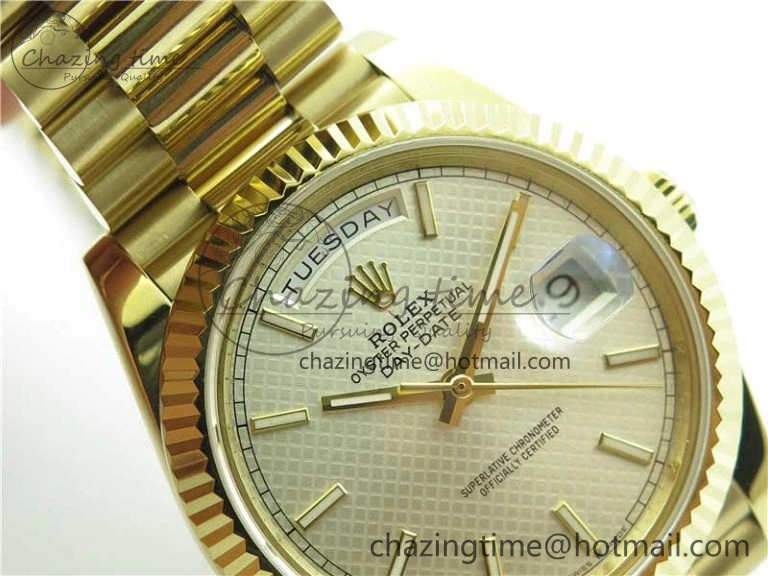 Day-Date 40mm 228239 BP New Dial Version 904 YG Silver Textured Dial on YG President Bracelet A2836