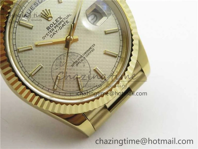 Day-Date 40mm 228239 BP New Dial Version 904 YG Silver Textured Dial on YG President Bracelet A2836