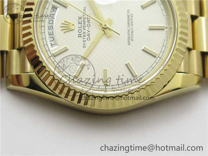 Day-Date 40mm 228239 BP New Dial Version 904 YG Silver Textured Dial on YG President Bracelet A2836