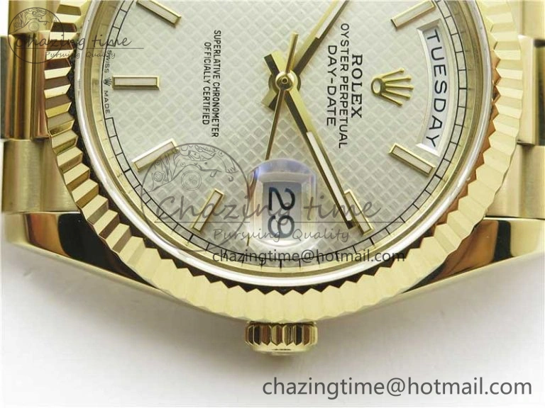 Day-Date 40mm 228239 BP New Dial Version 904 YG Silver Textured Dial on YG President Bracelet A2836