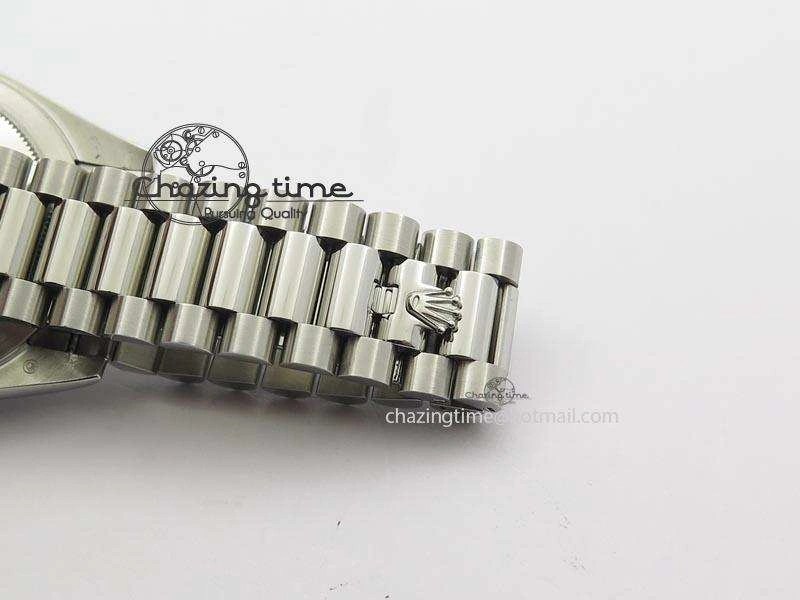 DayDate 40mm BP-Maker 228206 SS Ice Blue Roman Dial (Smooth Bezel) On SS Bracelet ETA2836