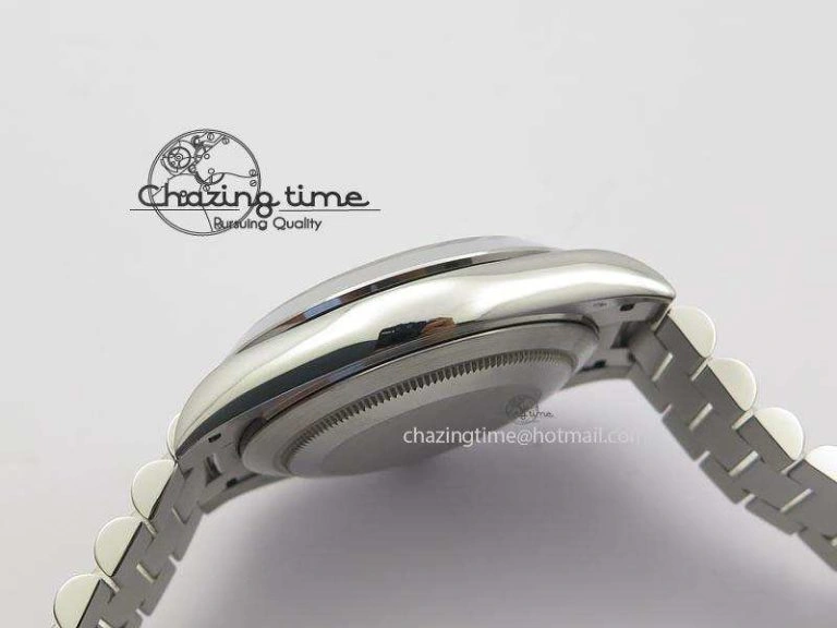 DayDate 40mm BP-Maker 228206 SS Ice Blue Roman Dial (Smooth Bezel) On SS Bracelet ETA2836