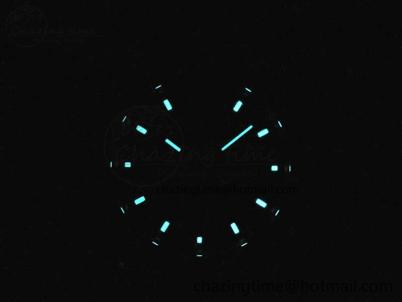 Daytona 116518 Noob 1:1 Best Edition YG Plated 904L SS Case Black Dial on Black Rubber Strap SA4130 V3 (Free Extra Strap)