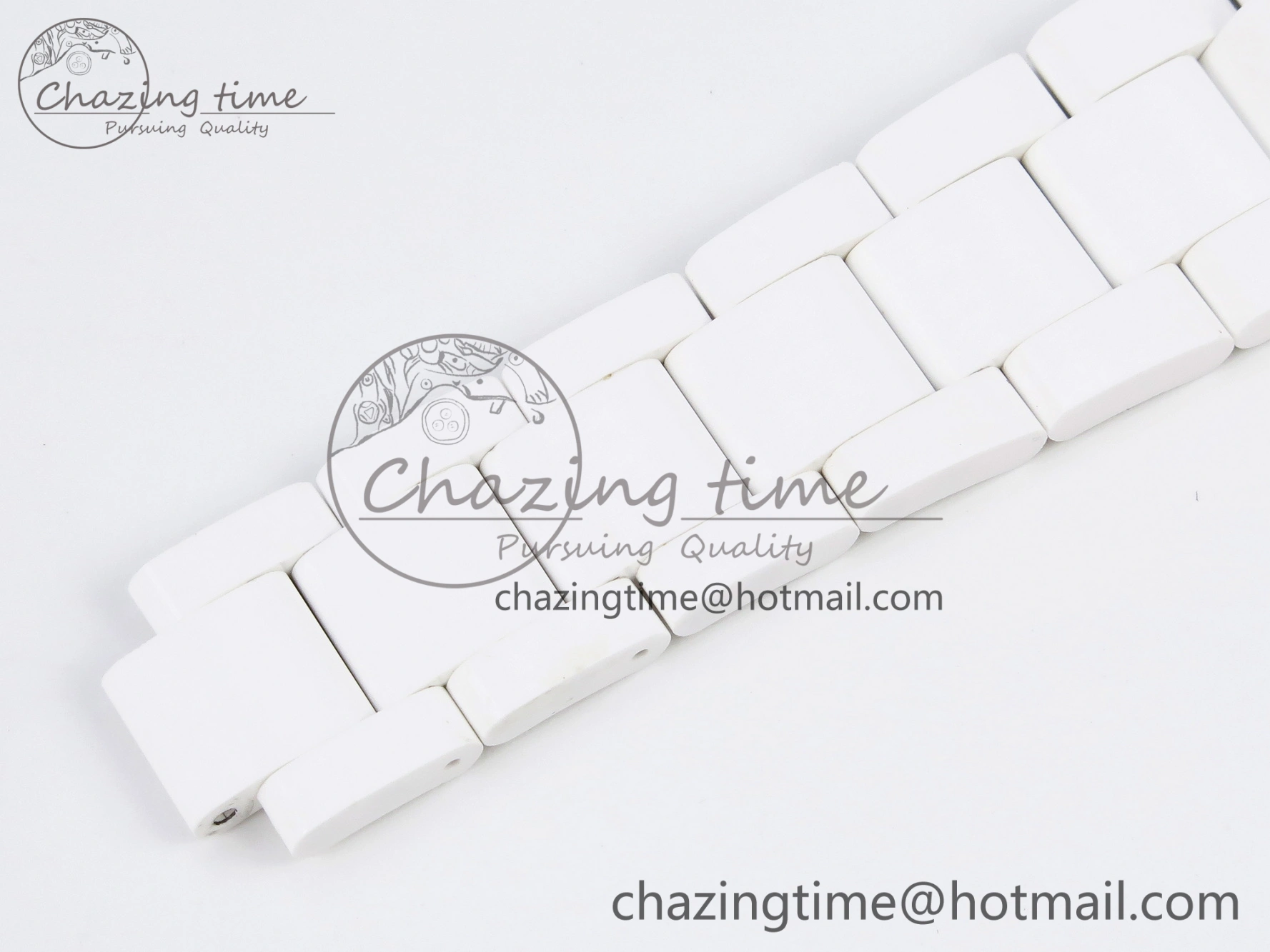 Daytona AET White Ceramic Case and Bracelet Green Dial SA4130 V2
