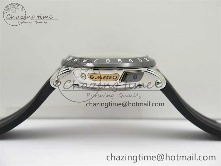 Executive El Toro SS 3EF 1:1 Best Edition Black Dial on Black Rubber Strap Asian UN-32