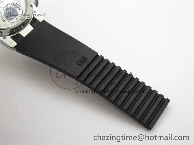 Executive El Toro SS 3EF 1:1 Best Edition Black Dial on Black Rubber Strap Asian UN-32