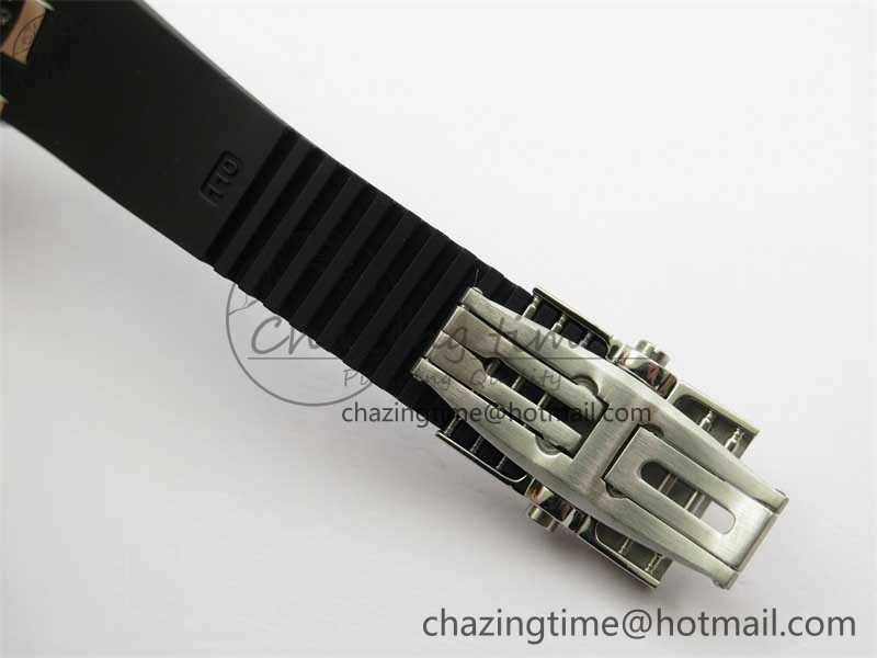 Executive El Toro SS 3EF 1:1 Best Edition Black Dial on Black Rubber Strap Asian UN-32