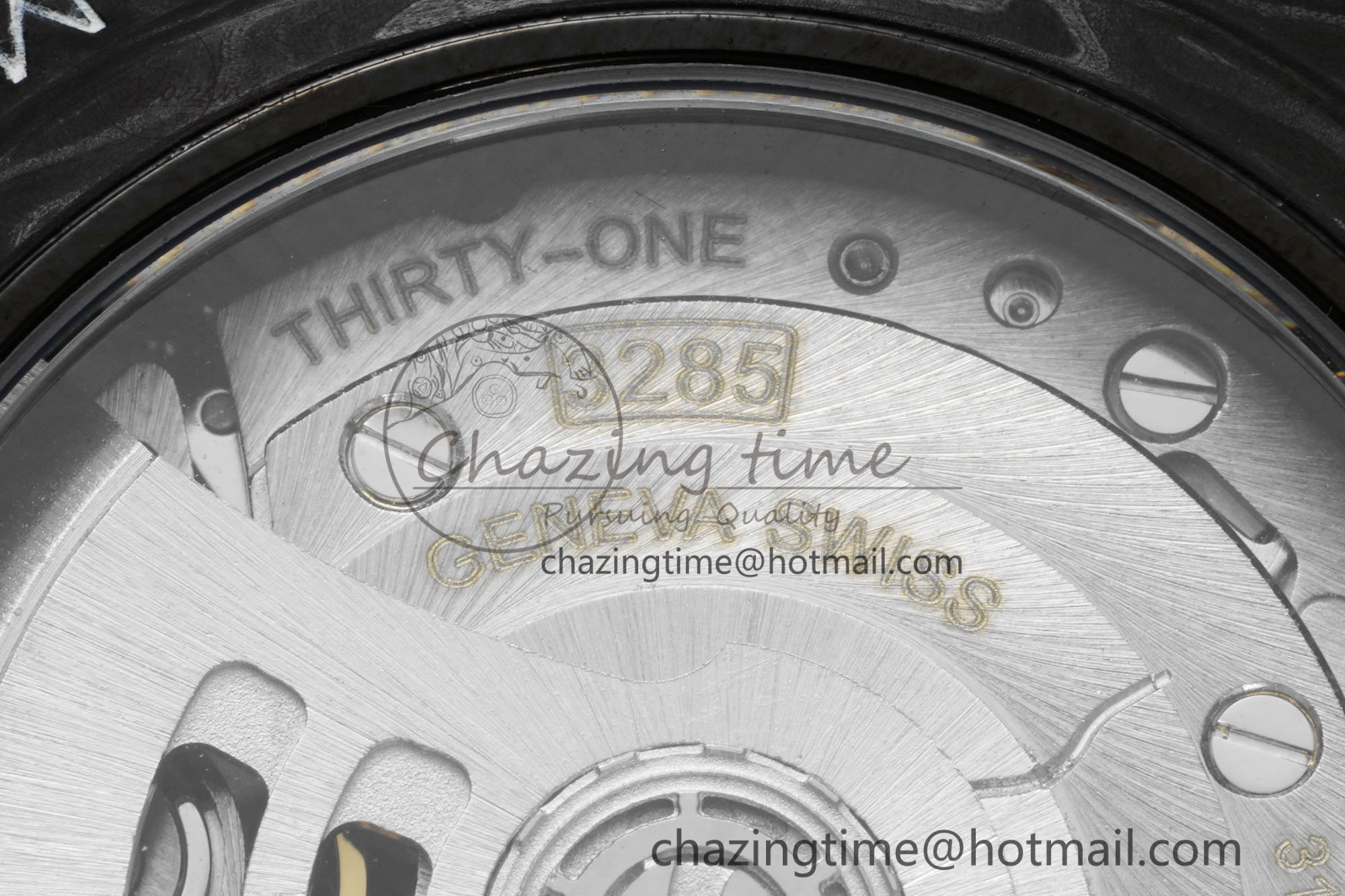 GMT Carbon DIWF Best Edition Black Textured Dial YG Markers on Black Nylon Strap SA3186 CHS