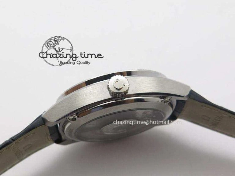 Globemaster Master Chronometer SS V6F Best Edition White Dial On Black Leather Strap A8900