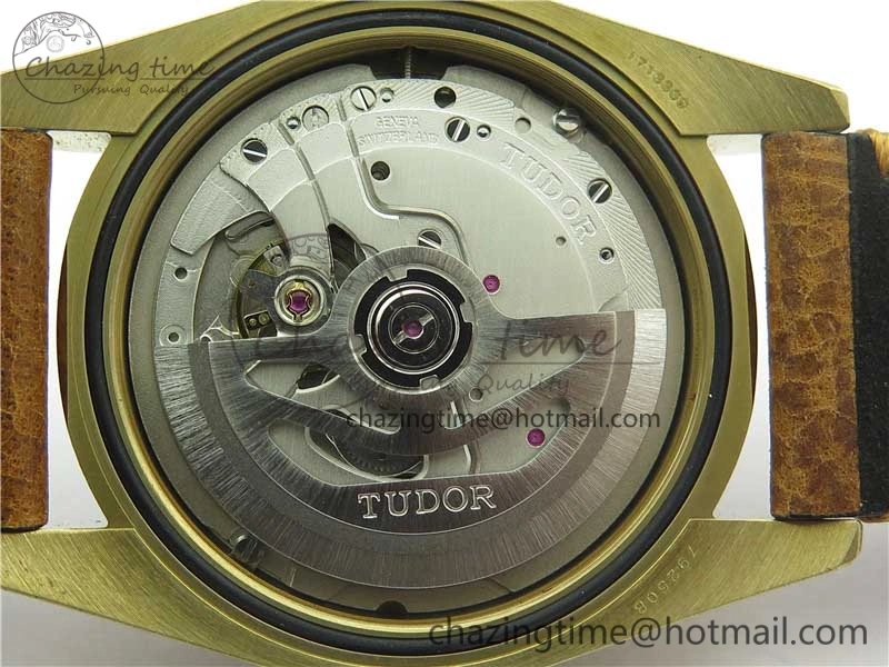 Heritage Black Bay Bronze Blue XF 1:1 Best Edition on Aged Brown Leather Strap A5612 V3 (Free Nato Strap)