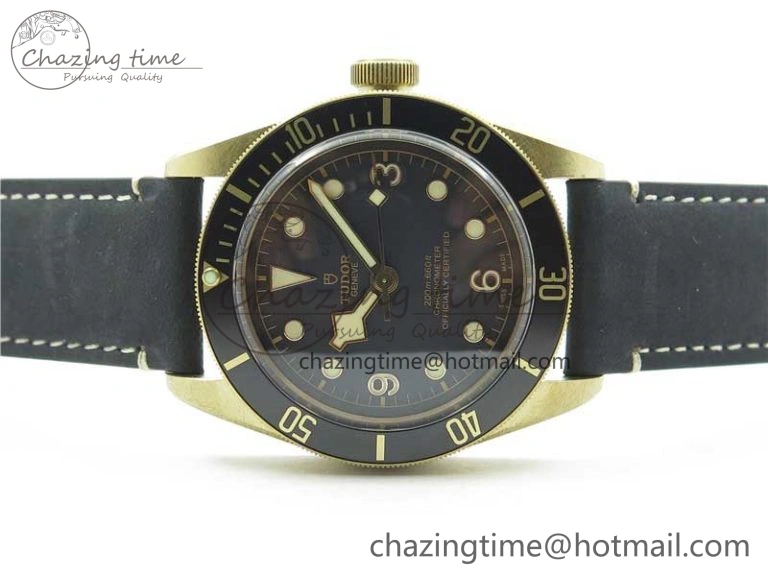Heritage Black Bay Bronze Gray XF 1:1 Best Edition on Leather Strap A5612 (Free Nylon Strap)