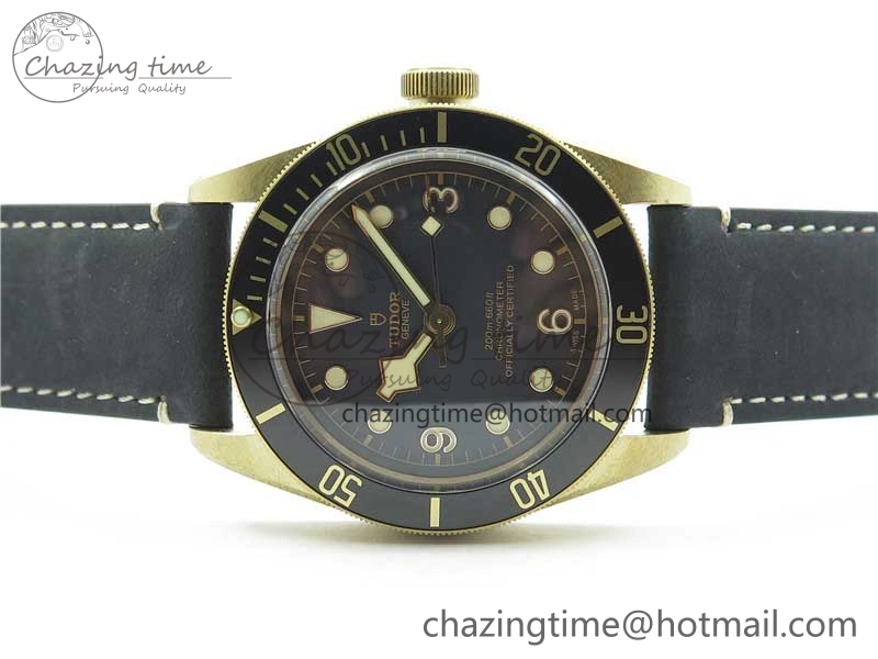 Heritage Black Bay Bronze Gray XF 1:1 Best Edition on Leather Strap A5612 (Free Nylon Strap)
