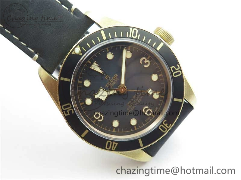 Heritage Black Bay Bronze Gray XF 1:1 Best Edition on Leather Strap A5612 (Free Nylon Strap)