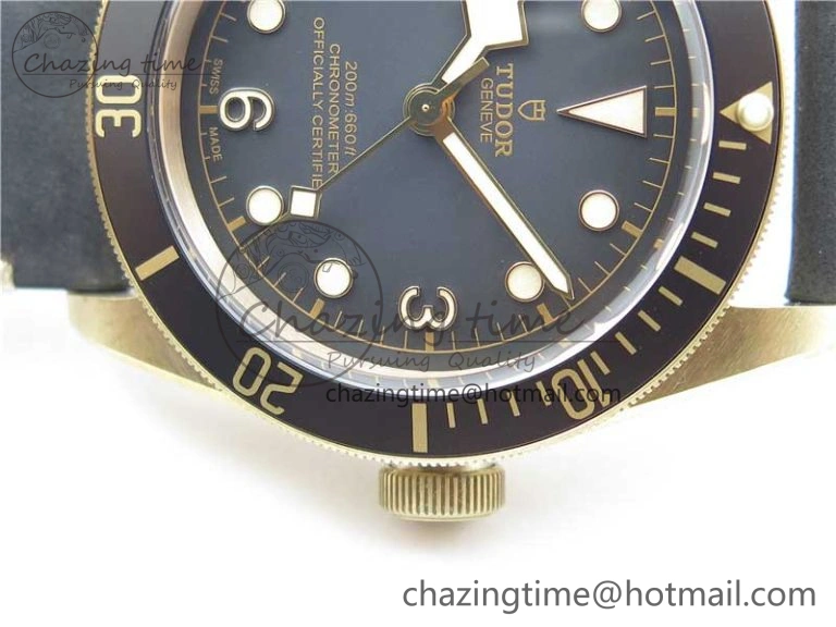 Heritage Black Bay Bronze Gray XF 1:1 Best Edition on Leather Strap A5612 (Free Nylon Strap)