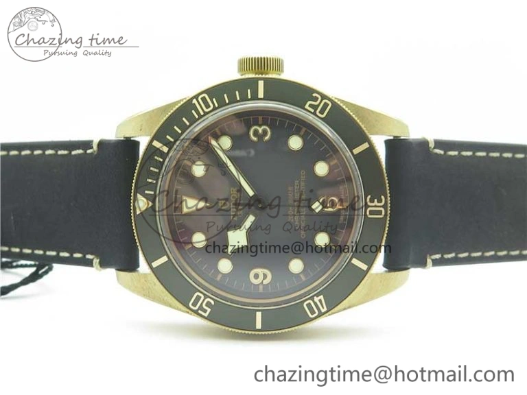 Heritage Black Bay Bronze Gray ZF 1:1 Best Edition on Leather Strap A2824