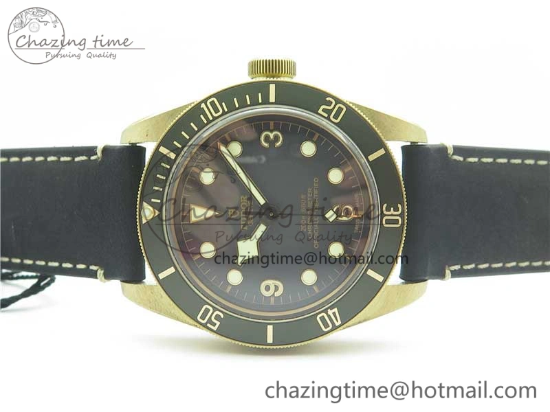 Heritage Black Bay Bronze Gray ZF 1:1 Best Edition on Leather Strap A2824