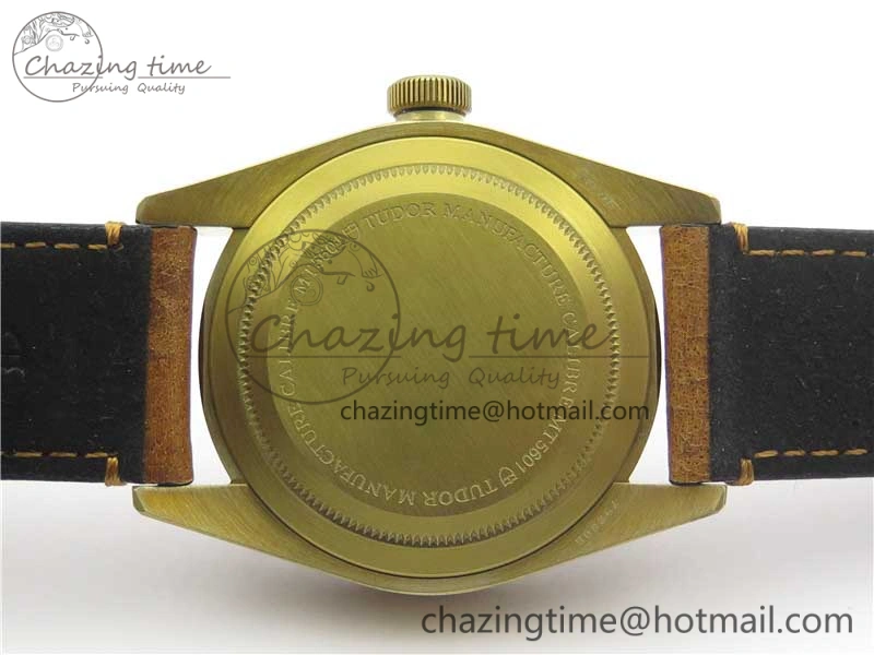 Heritage Black Bay Bronze XF 1:1 Best Edition on Brown Leather Strap A5612 V5  (Free Nato Strap)